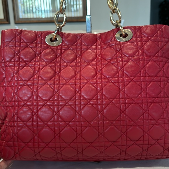 Authentic Dior Cannage chained tote bag - Picture 4 of 15